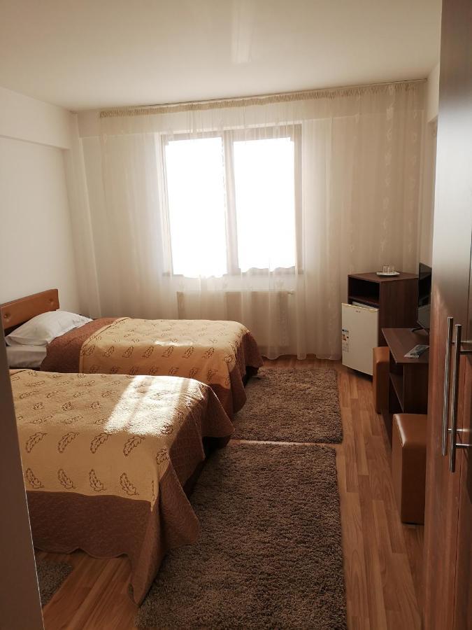 Passa Tempo Hotell Suceava Exteriör bild