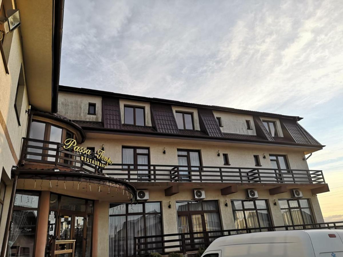 Passa Tempo Hotell Suceava Exteriör bild