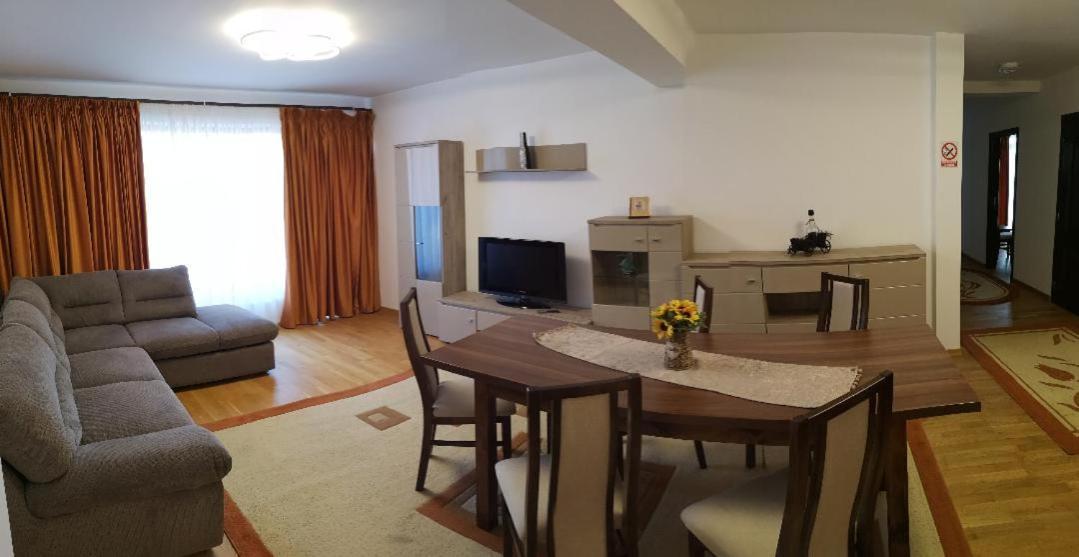 Passa Tempo Hotell Suceava Exteriör bild
