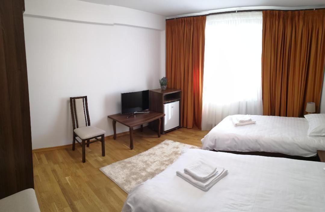 Passa Tempo Hotell Suceava Exteriör bild