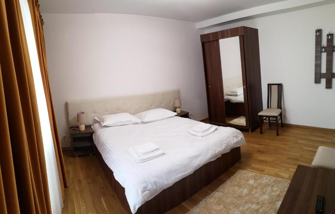Passa Tempo Hotell Suceava Exteriör bild