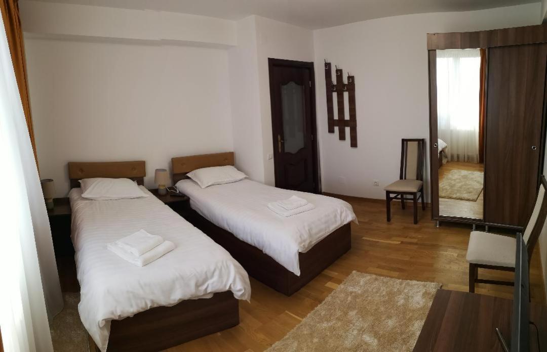 Passa Tempo Hotell Suceava Exteriör bild