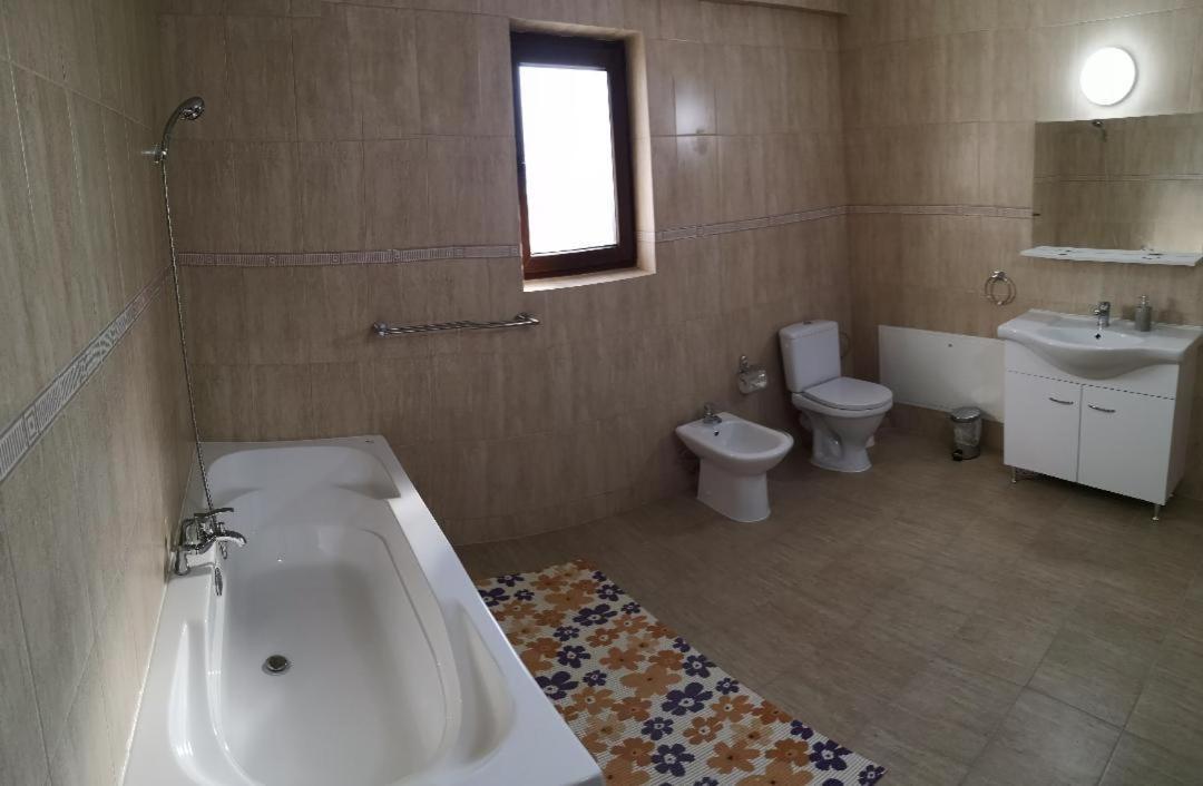 Passa Tempo Hotell Suceava Exteriör bild